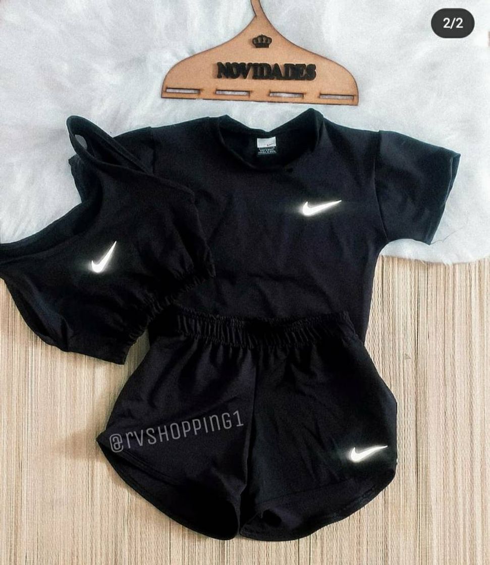 Moda Trio refletido Nike