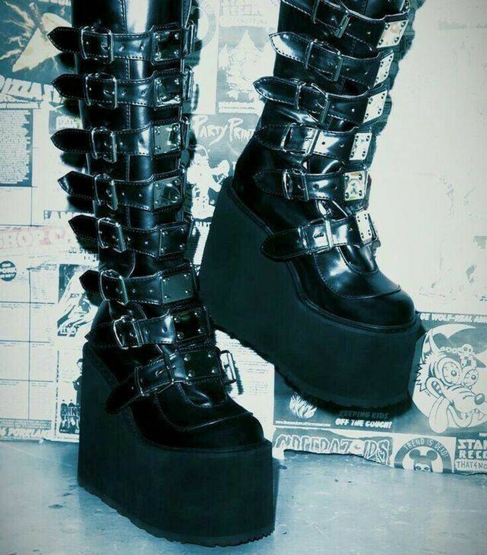 Moda •demonia black platform•