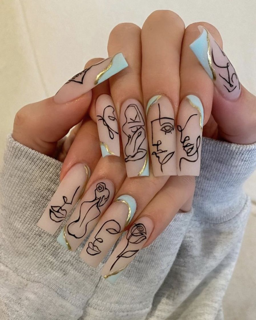 Moda Nails