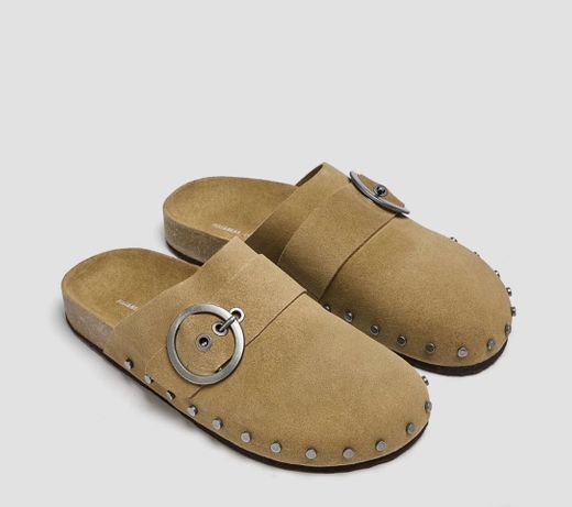Leather clogs with buckle detail