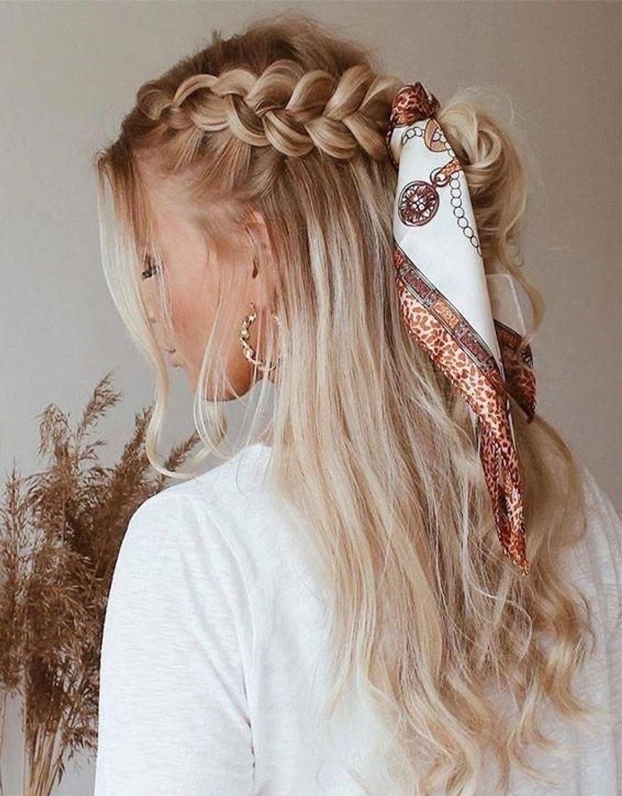 Fashion Penteado de trança com lenço