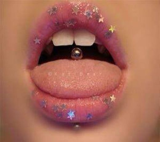 Piercing na língua ✨☮