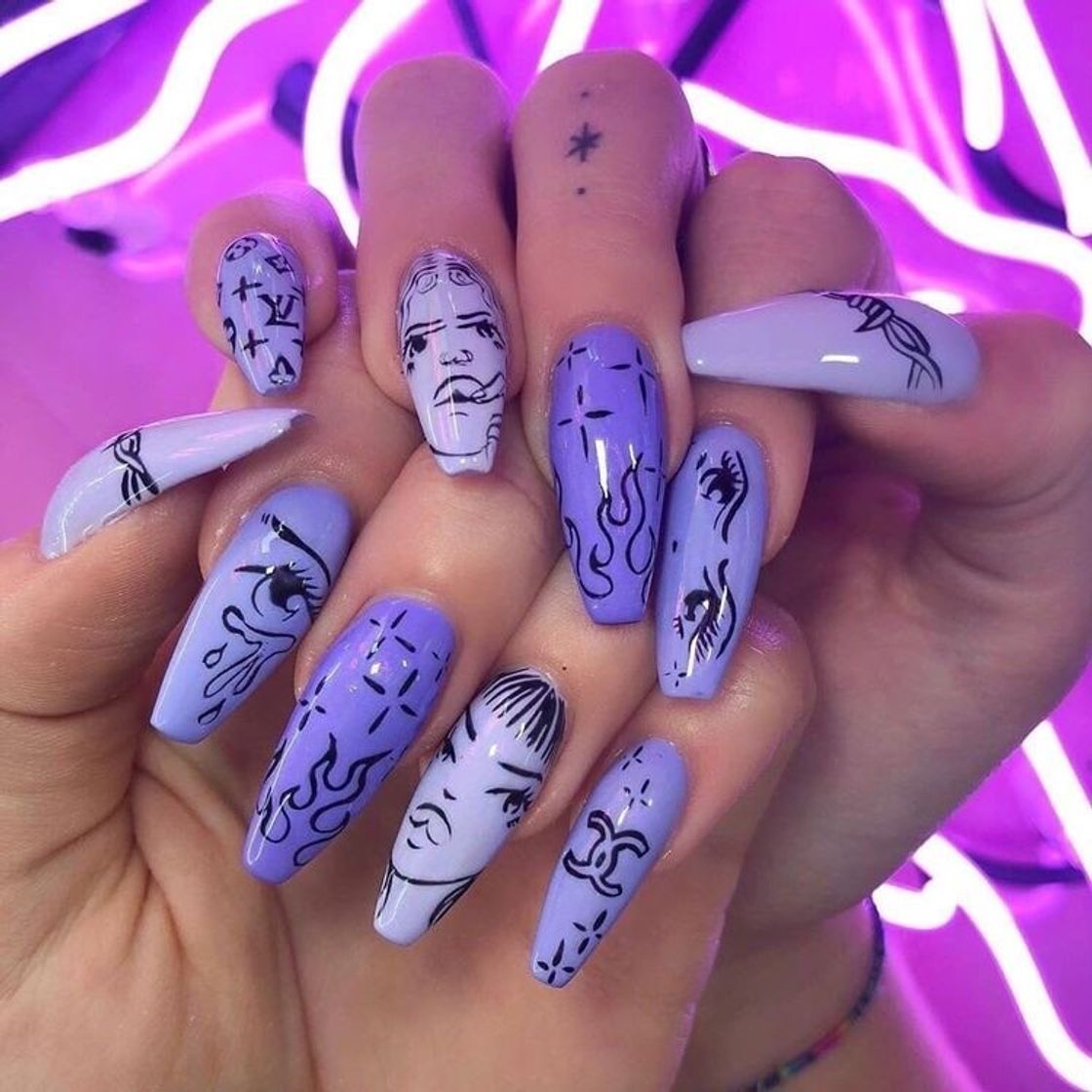 Moda Unhas Lilás com desenhos 