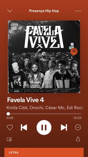 Favela vive