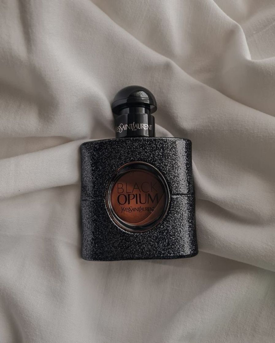 Social YVES SAINT LAURENT BLACK OPIUM