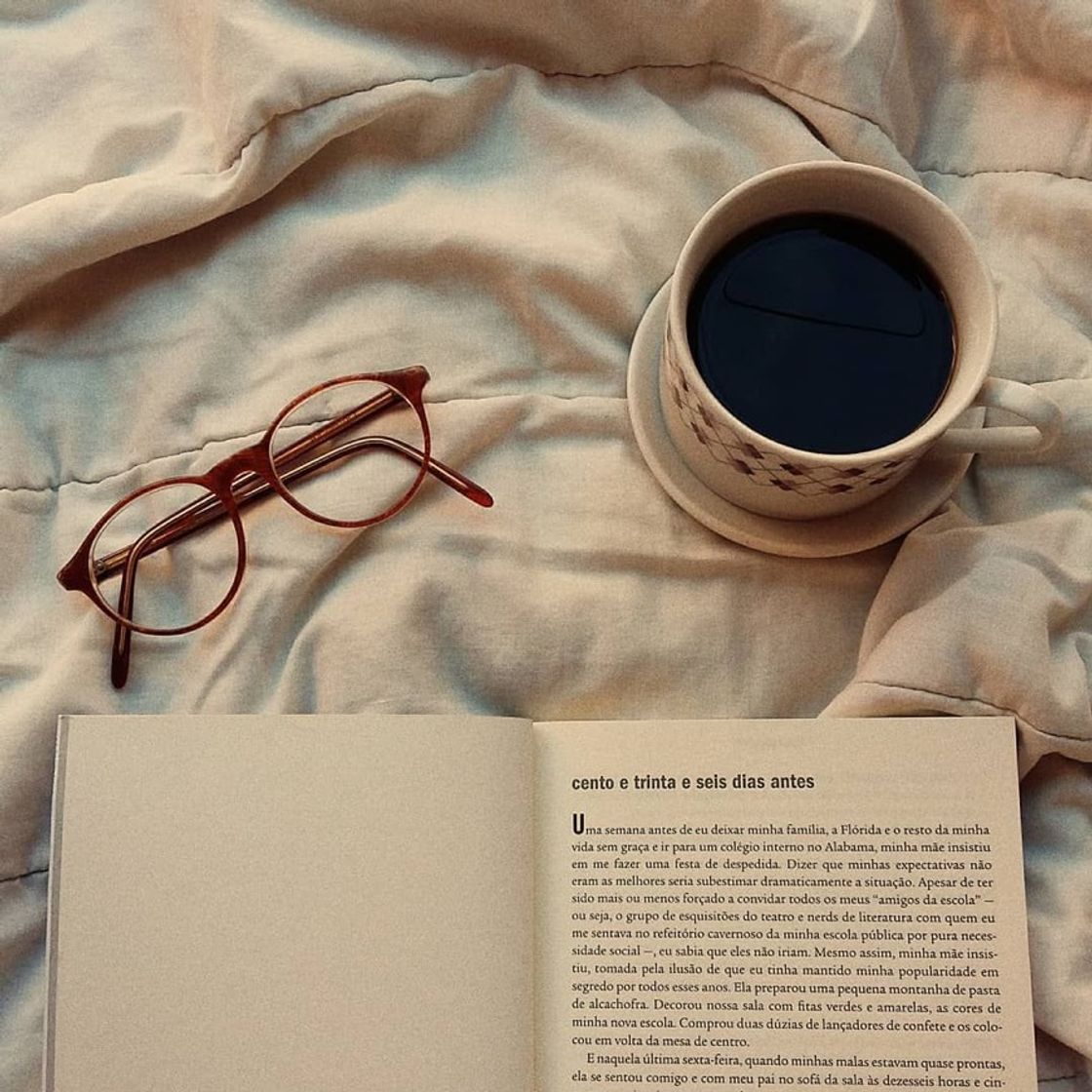 Moda Cafezinho e uma leitura 📖☕️