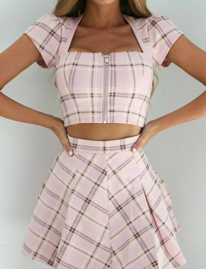 Moda Conjunto cropped e saia xadrez rosa