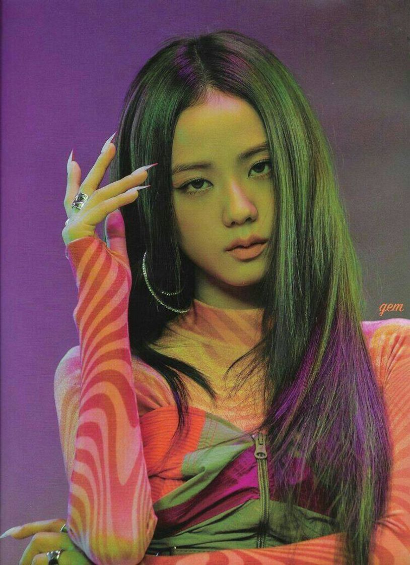 Moda Kim Jisoo