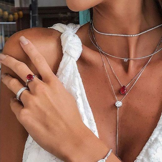 Conjunto de colares e pulseiras com pedra vermelha