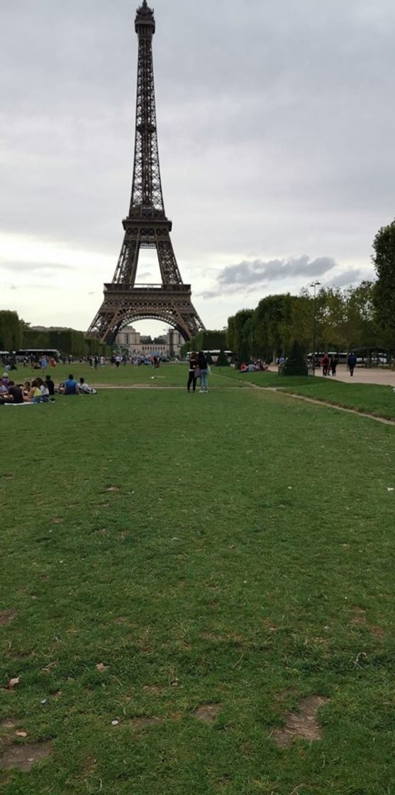 Place Torre Eiffel