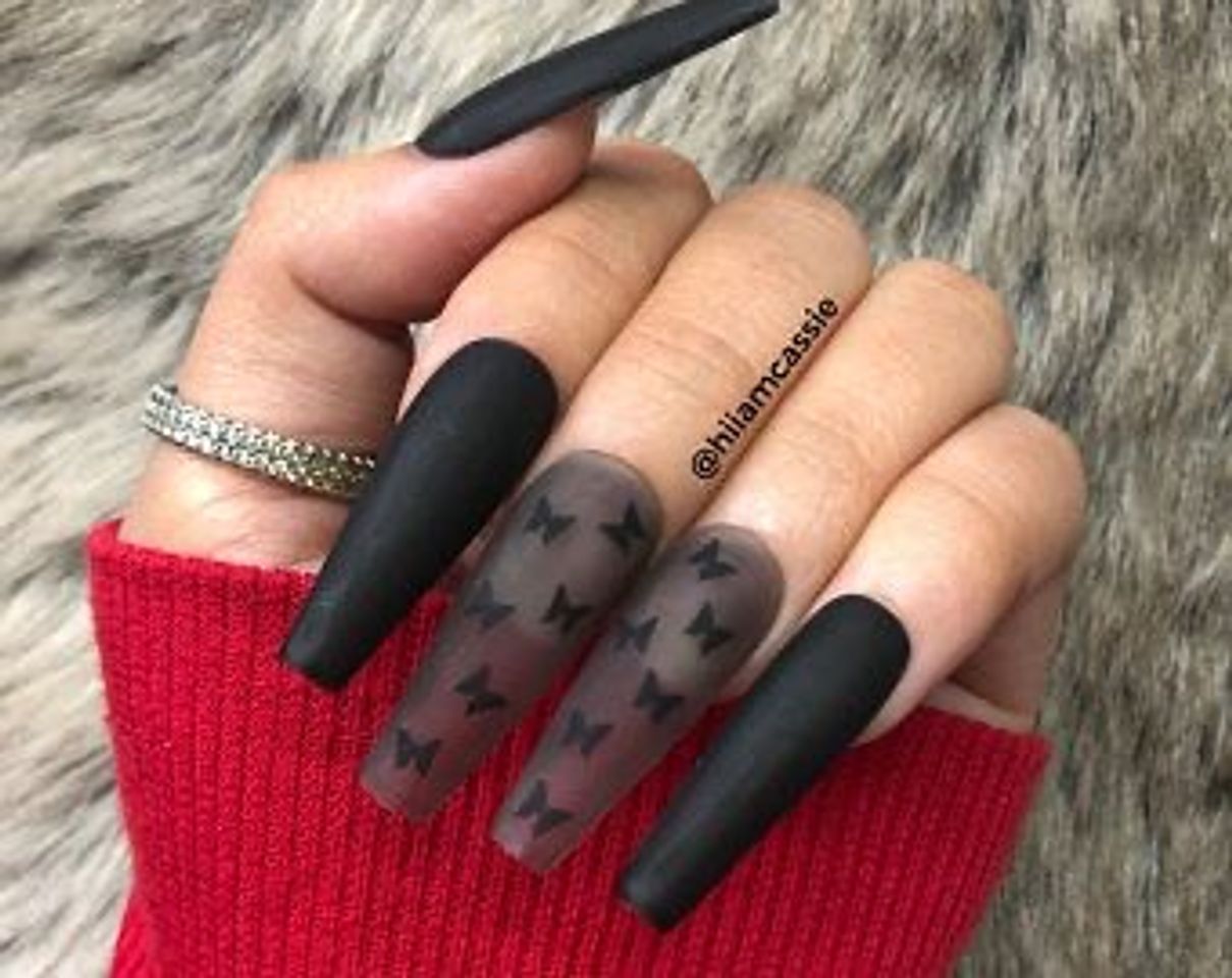 Moda Black nails