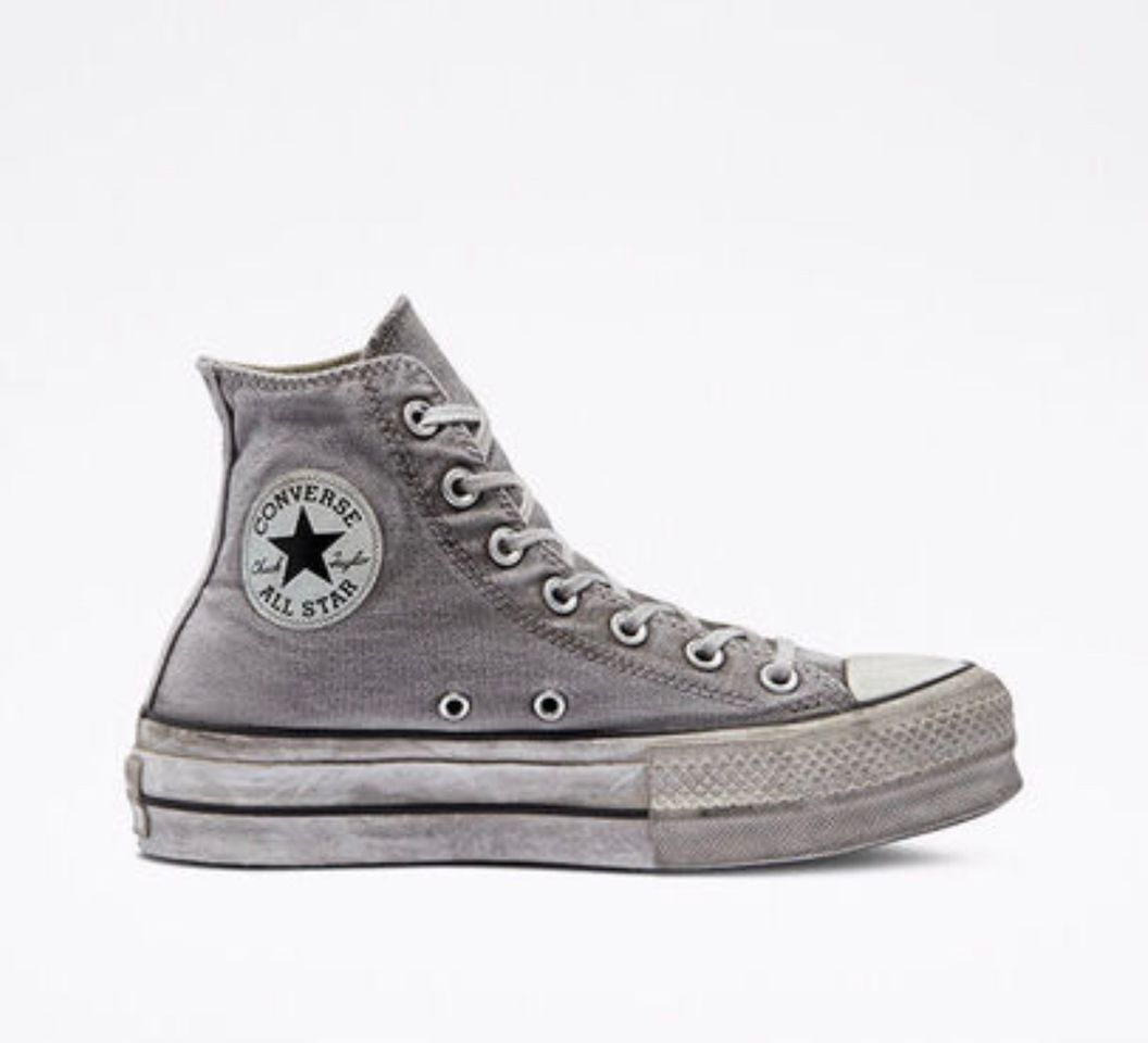 Fashion Converse grises desgastadas