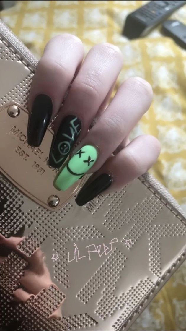 Moda Unhas💅🏻🖤💚