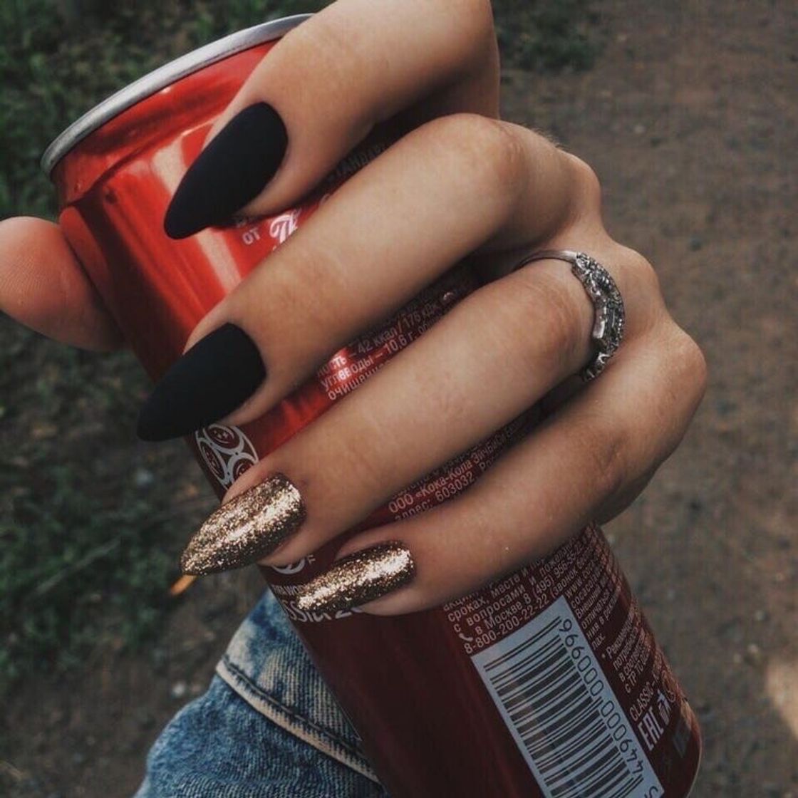 Moda Unhas💅🏻🖤🧡