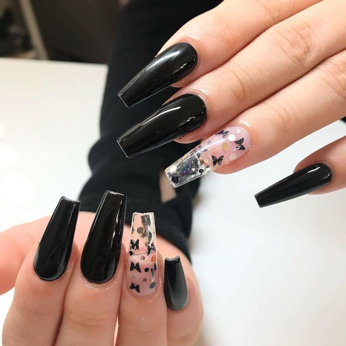 Moda Unhas💅🏻🦋🖤