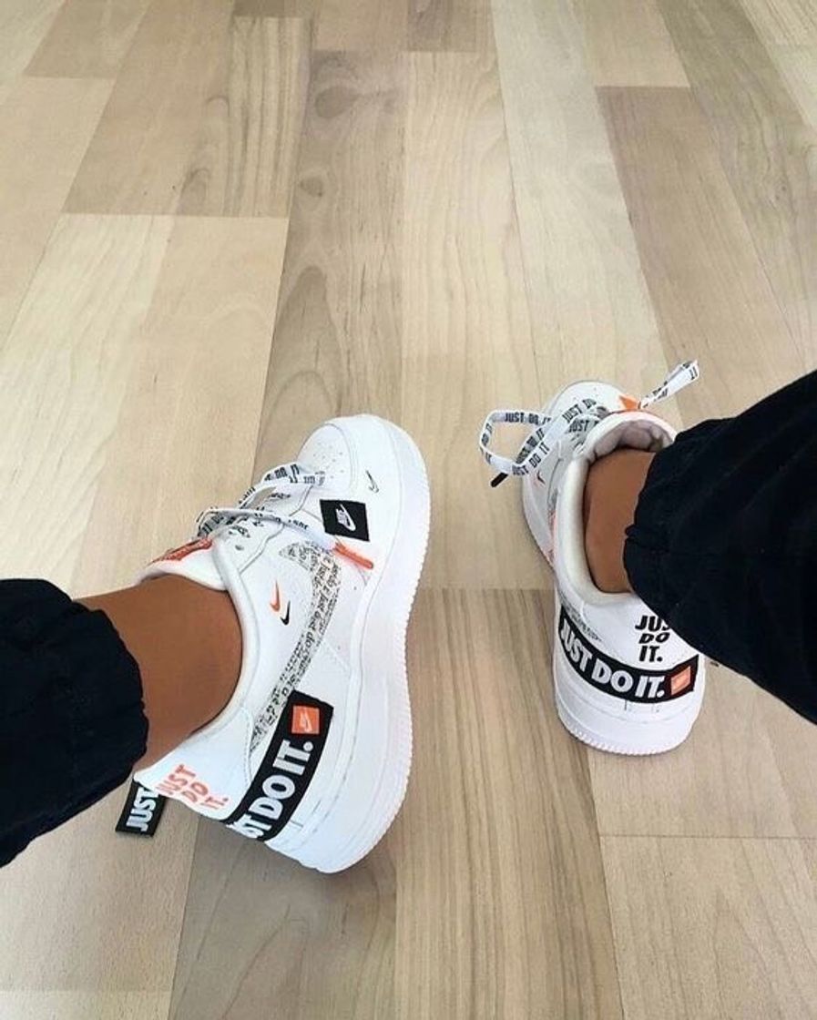 Moda Nike 🤍🖤🧡