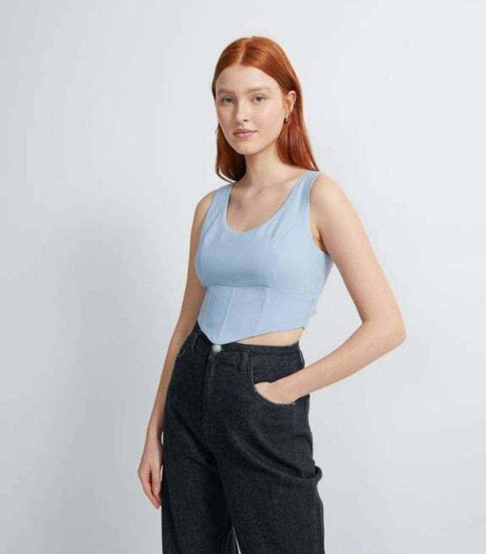 Fashion Cropped com recortes frontais 