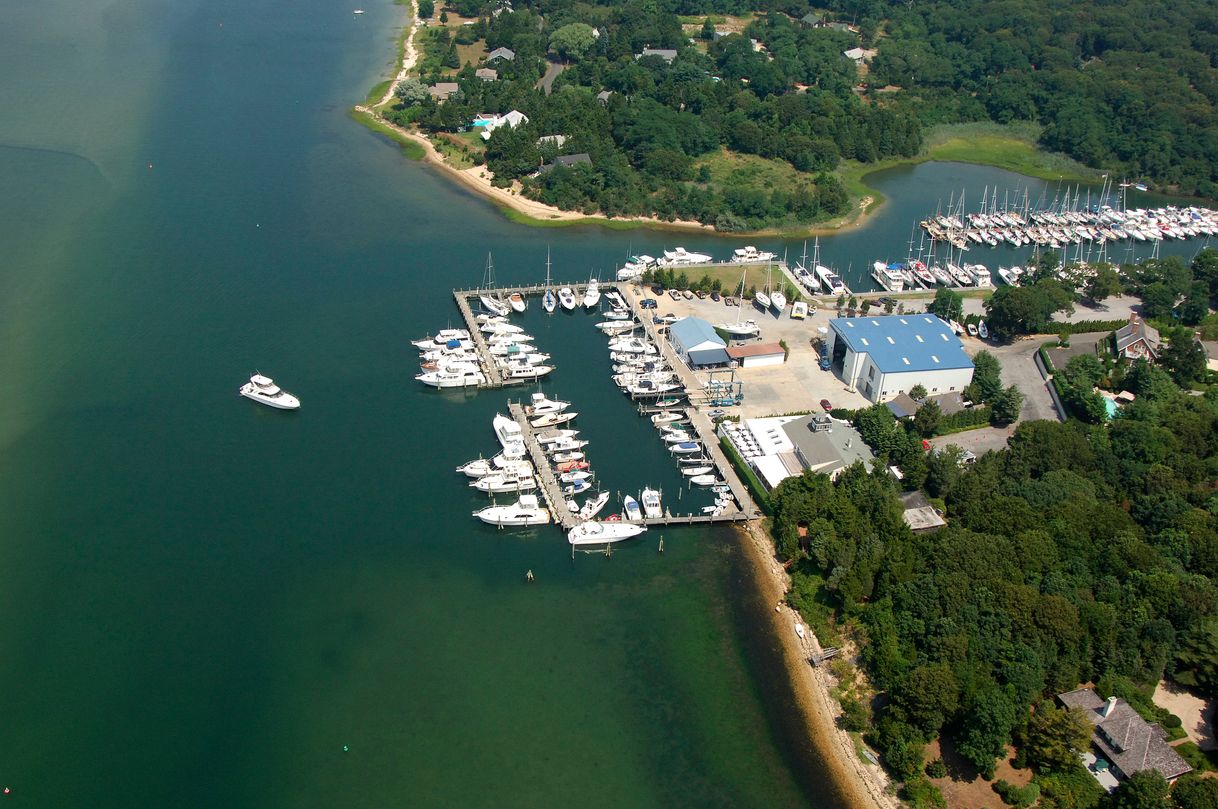 Lugar East Hampton Point