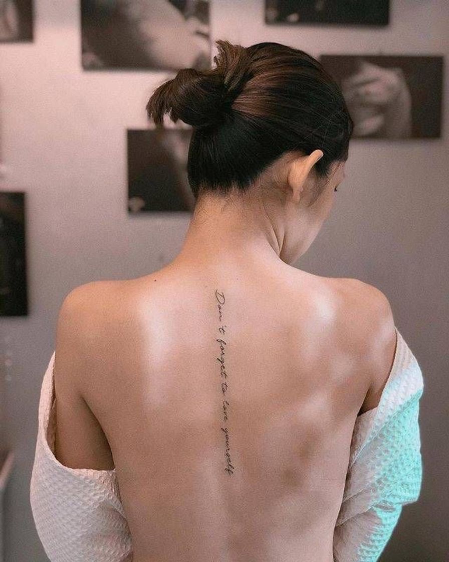 Moda Tatuagem escrita costas