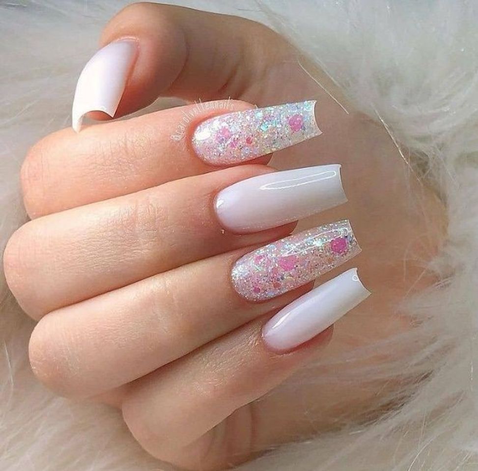 Moda Unhas decorada.