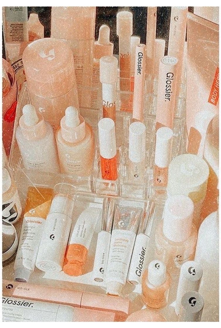 Moda Glossier aesthetic 