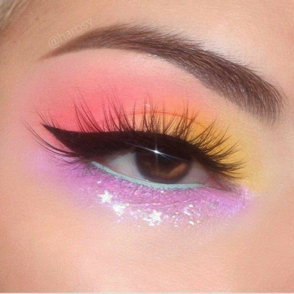 Fashion Maquiagem com degrade rosa,laranja e amarelo