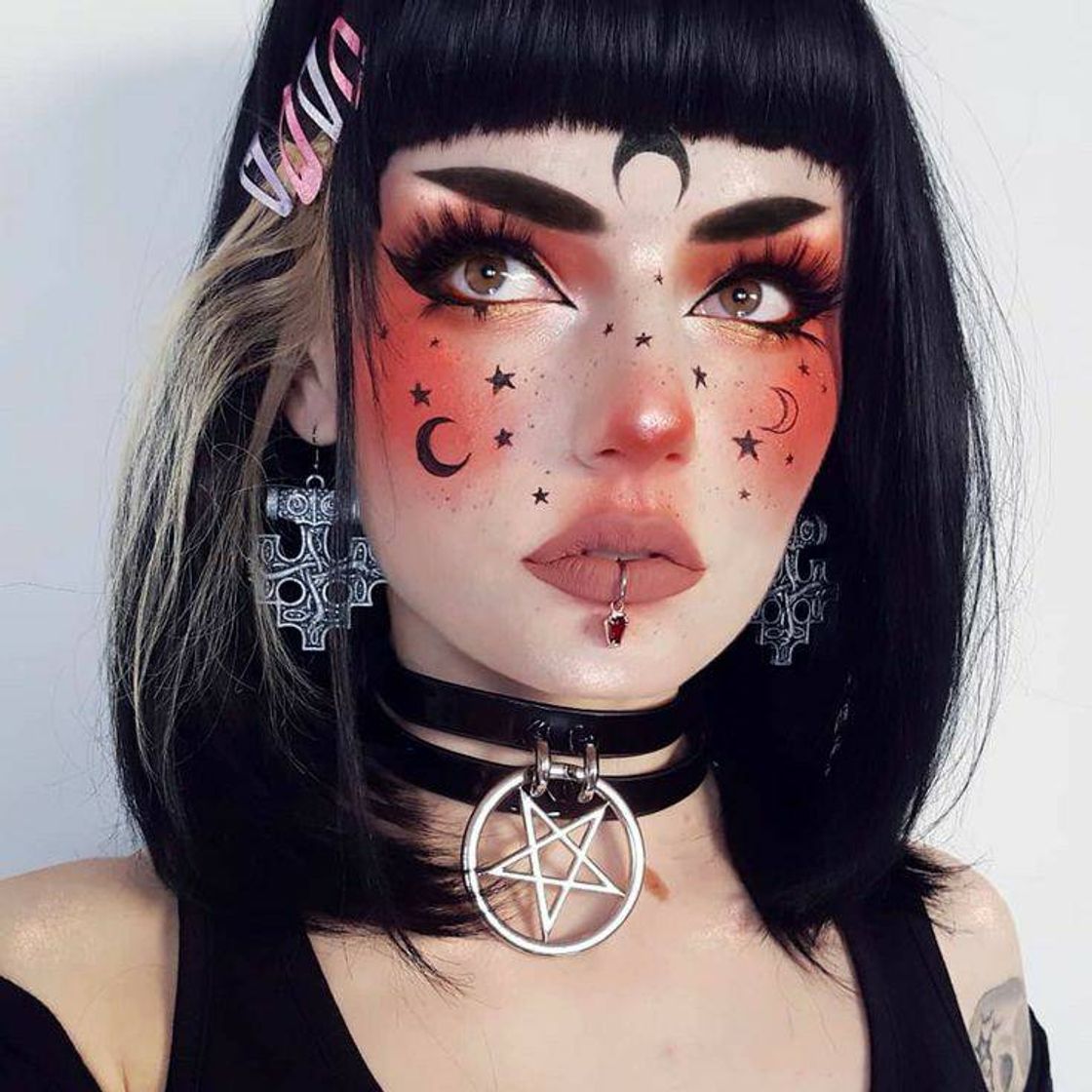 Social witch makeup