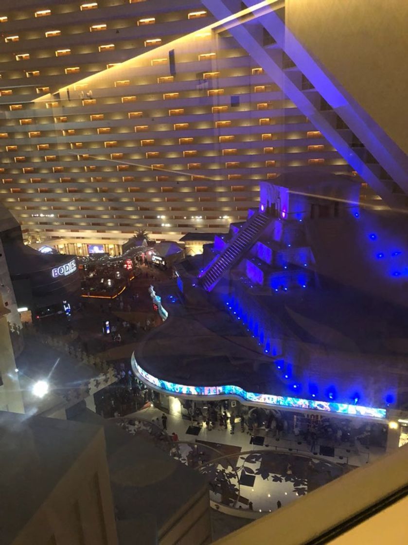 Lugar Luxor Hotel