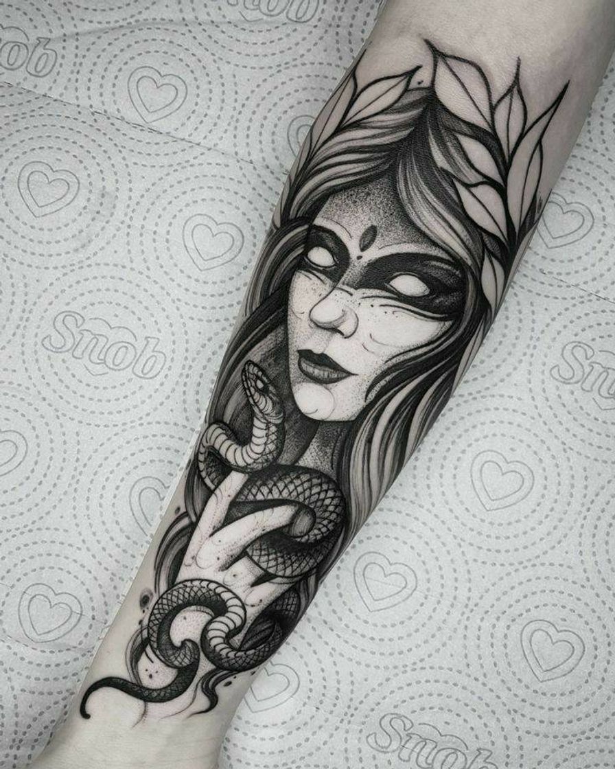 Moda Tattoo blackwork rastelado