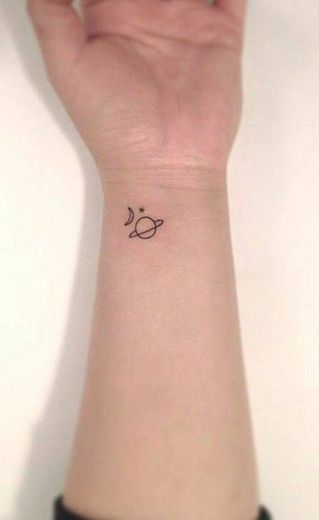 Tattoo delicada minimalista 