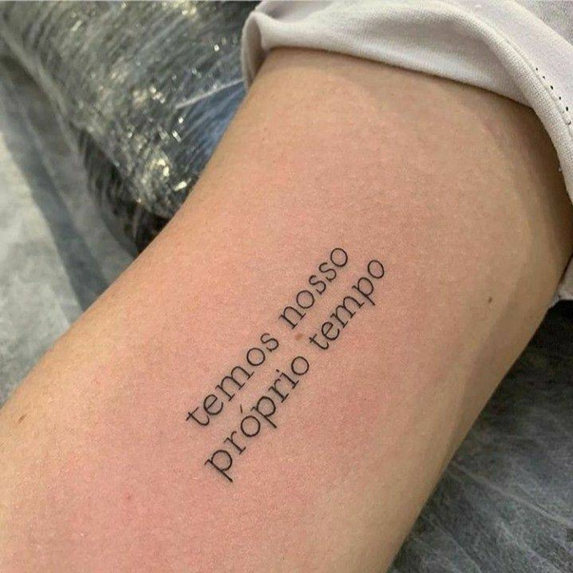 Social Temos nosso próprio tempo tattoo 