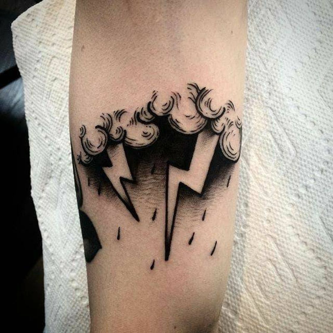 Moda Tattoo Rain blackwork