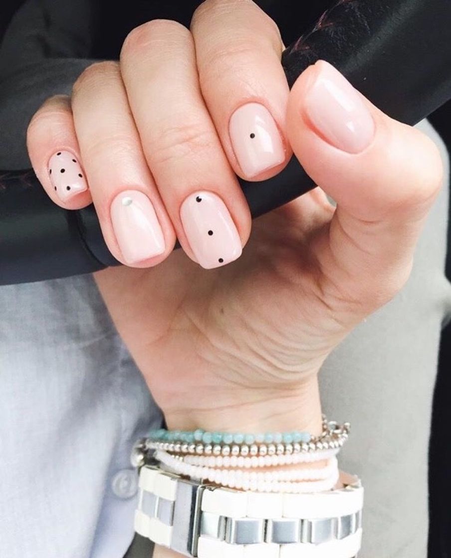 Fashion Dots nails