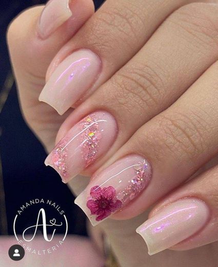 UNHAS DECORADAS