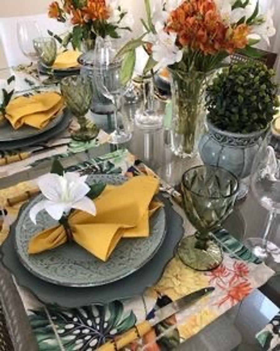 Decoração de mesa de jantar para datas comemorativas 