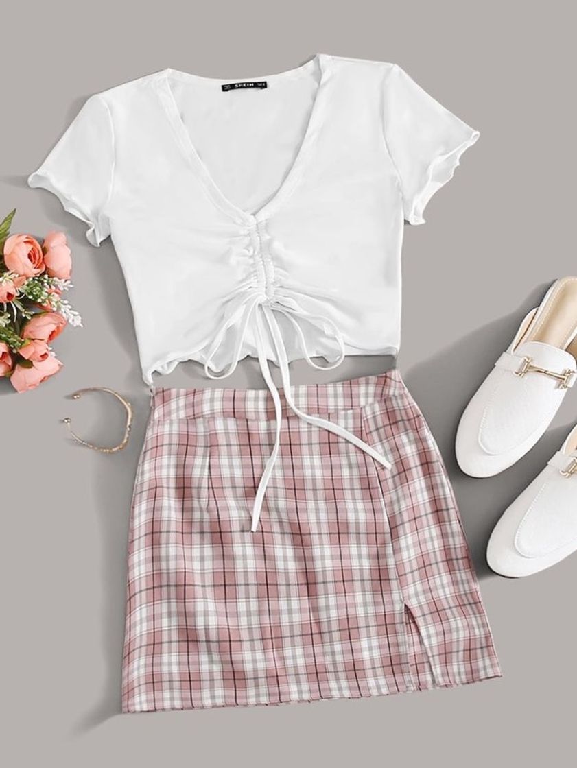 Fashion conjunto branco com saia listrada 