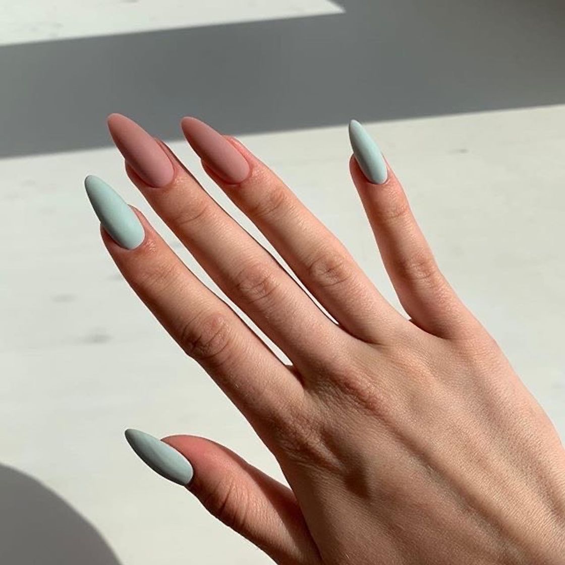 Moda Unhas beges aesthetic