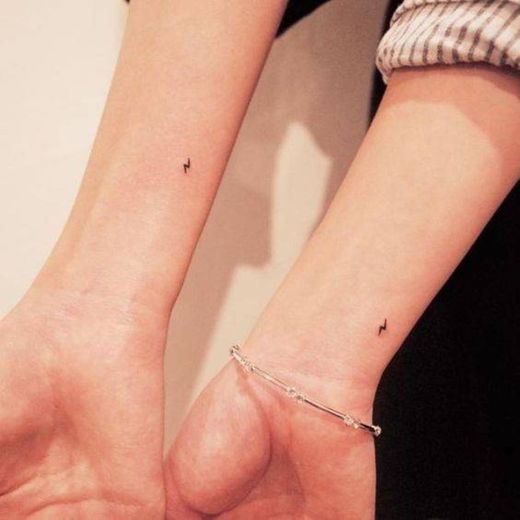Tatuagens minimalistas e discretas 