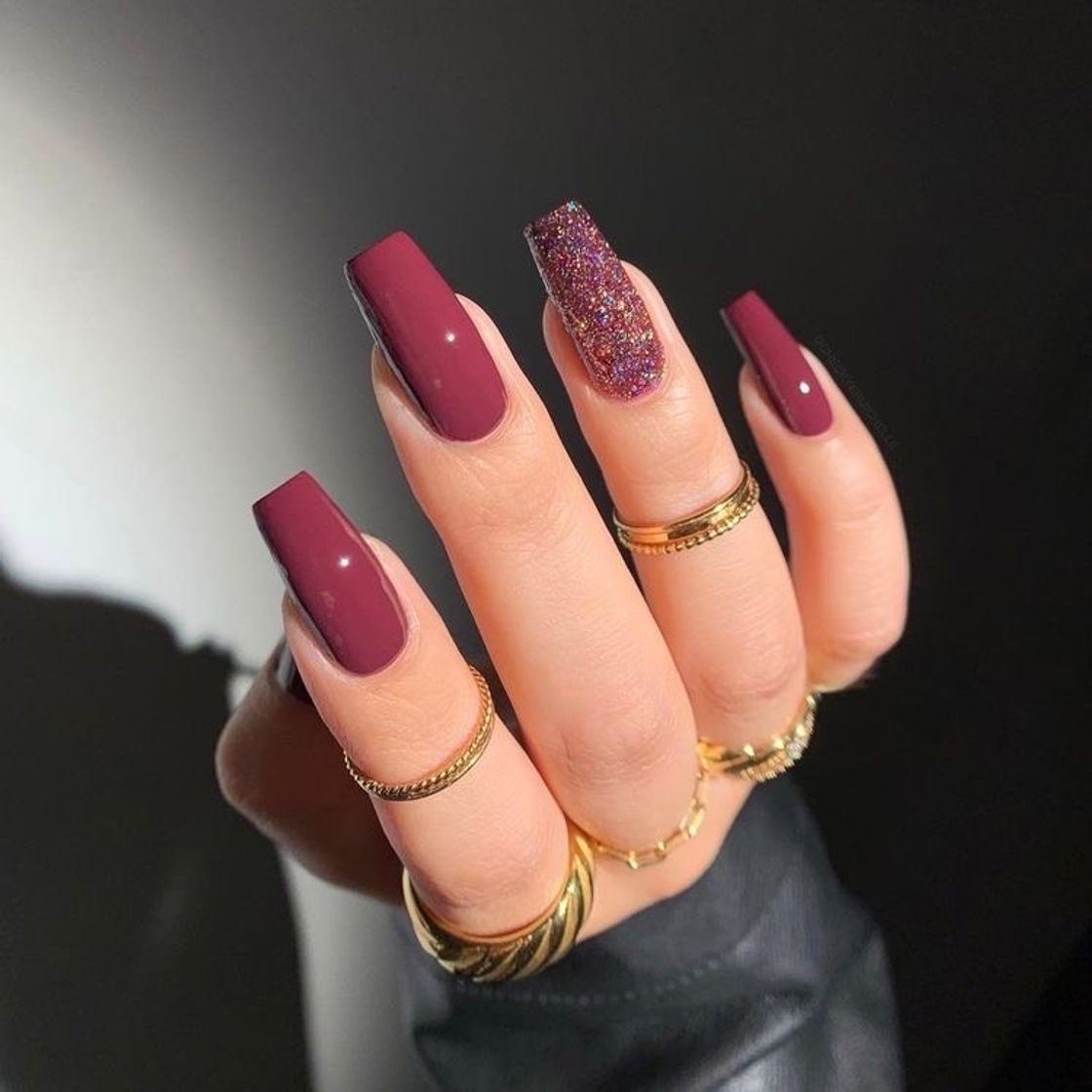 Moda Cor marsala com glitter 