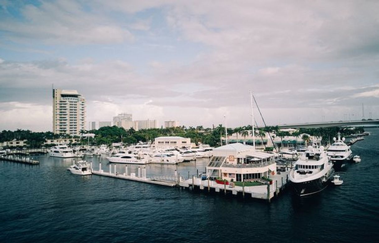 Fashion Landing in Fort Lauderdale 