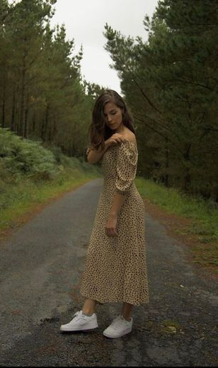 Vestido beige con puntitos negros ✨