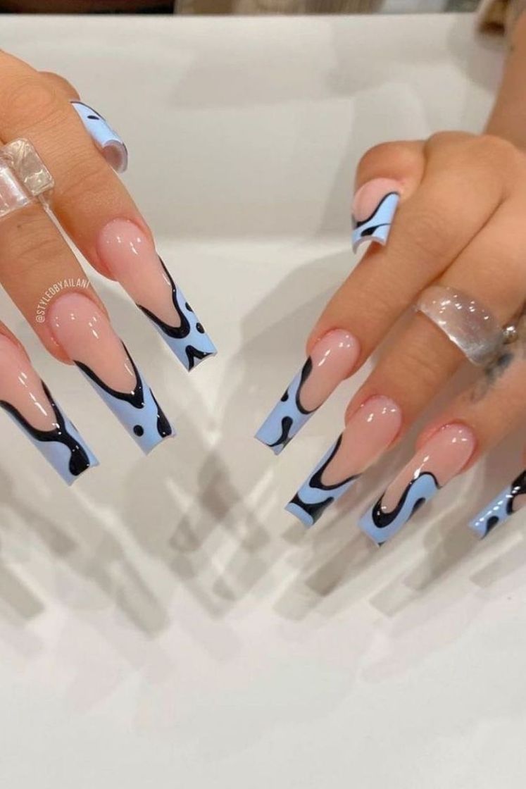 Moda Nails