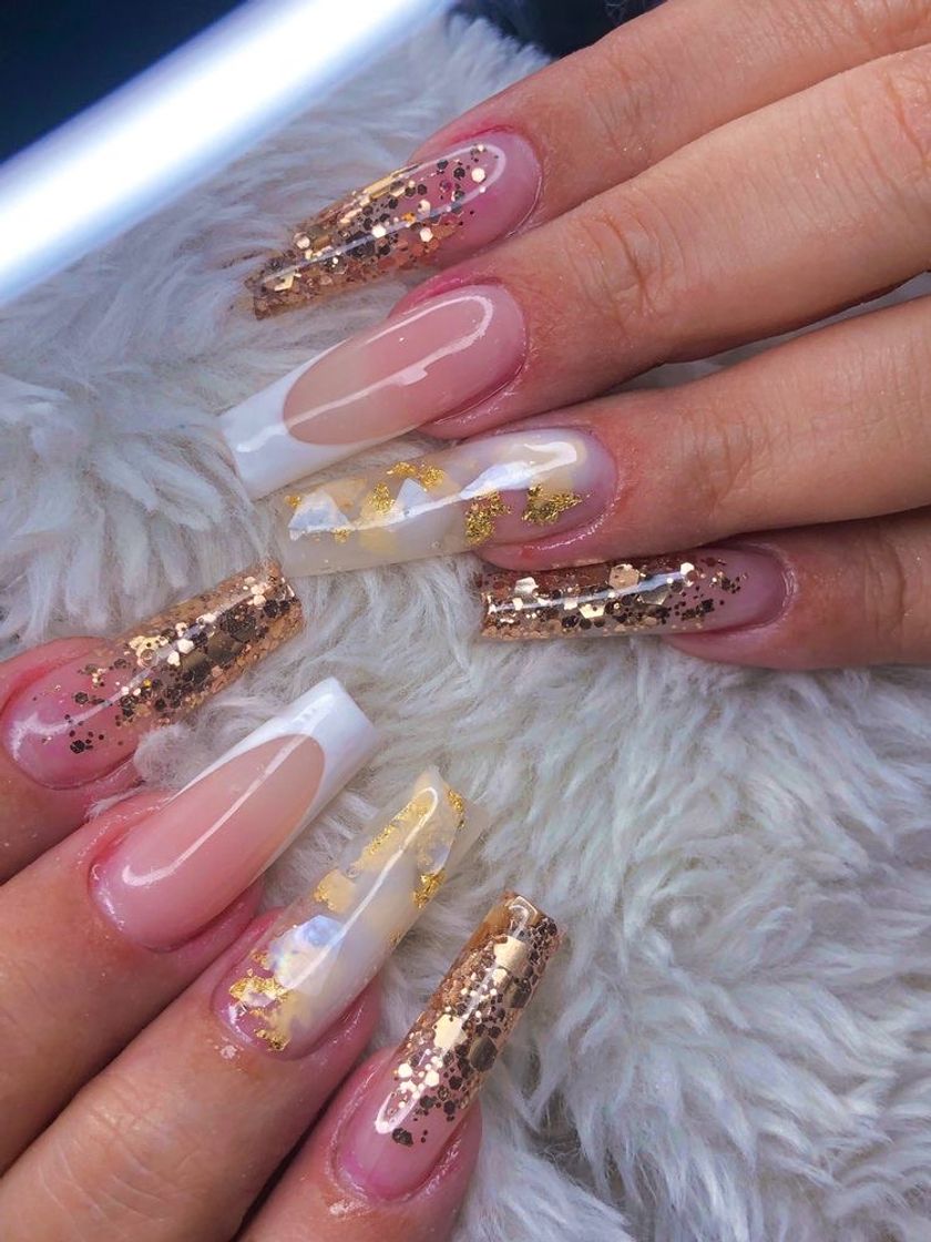 Moda Nails