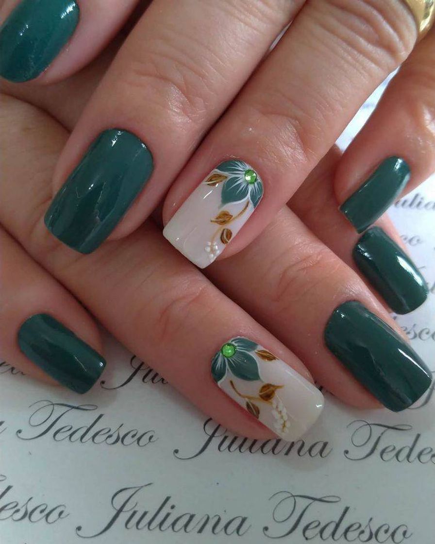 Moda Unhas verdes com flor