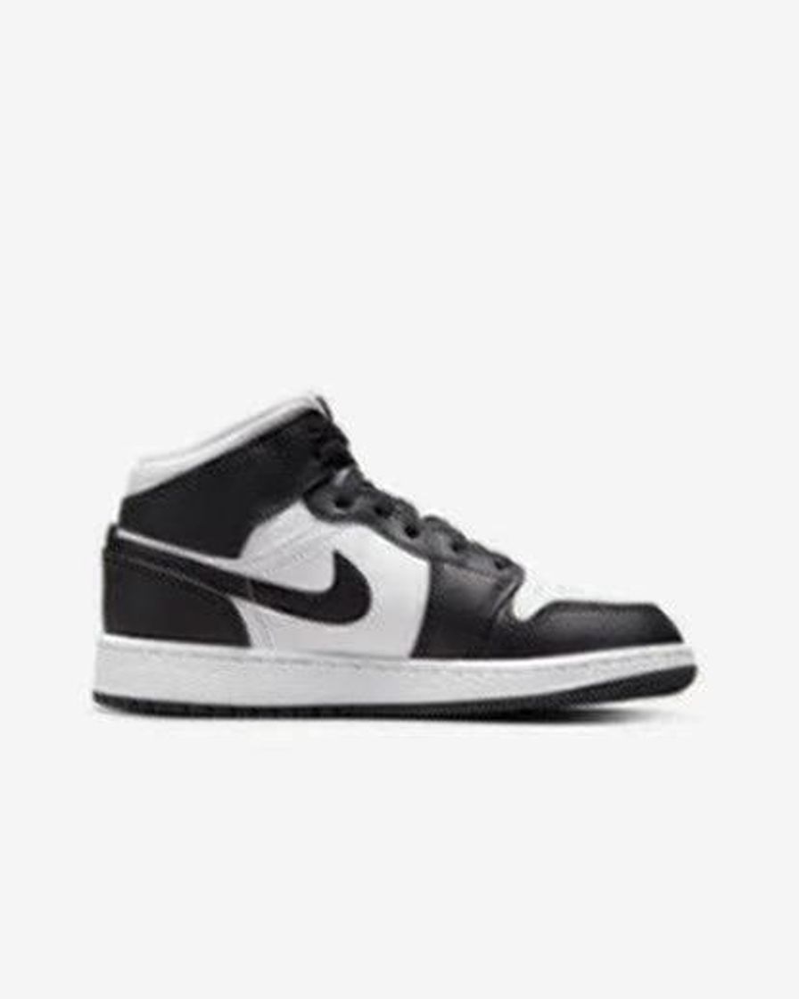 Social Nike Air Jordan 1 Mid