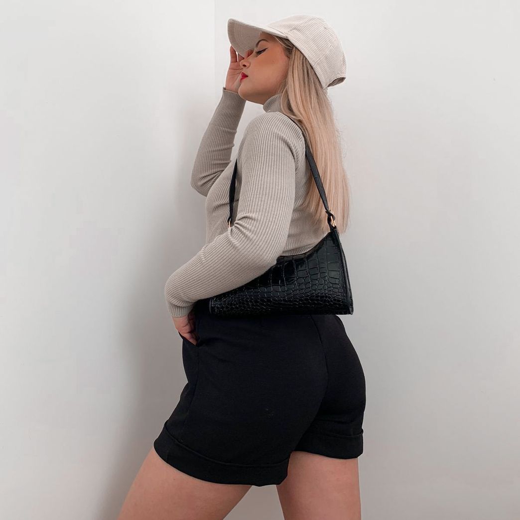 Pose 2