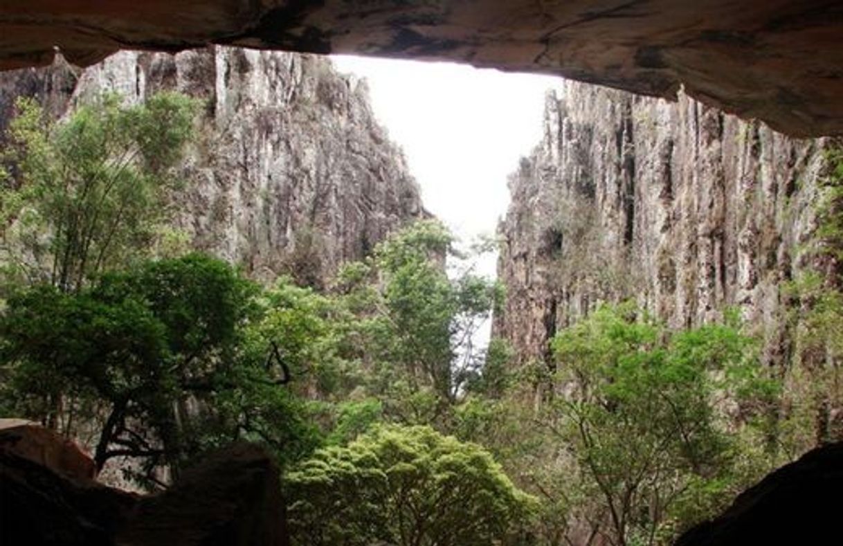 Places Gruta do Salitre