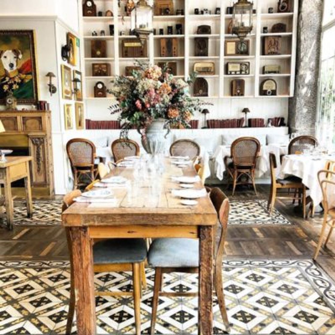 Restaurants El Perro y la Galleta Juan Bravo