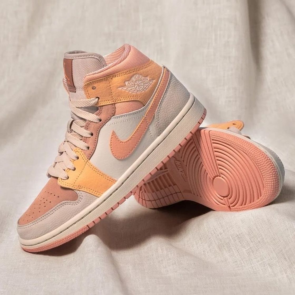 Fashion Jordan 1 Mid Apricot Orange 