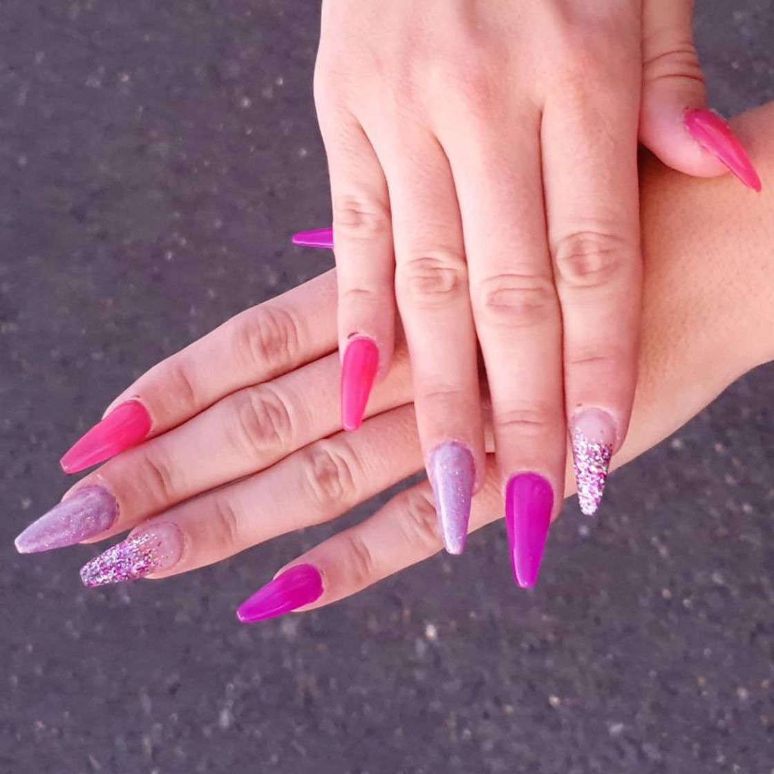 Moda Uñas neón en rosa y morado💕💜